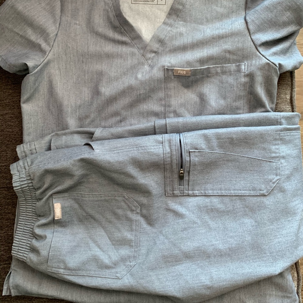 Figs Heather scrub set